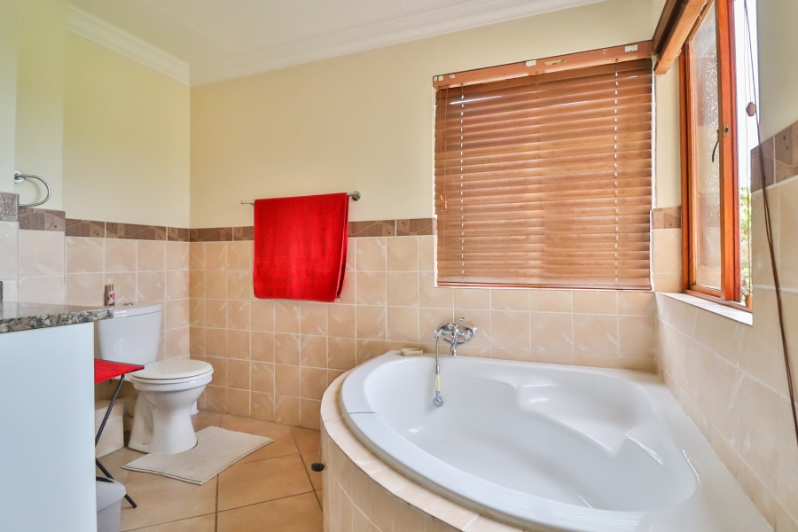 To Let 3 Bedroom Property for Rent in The Coves North West